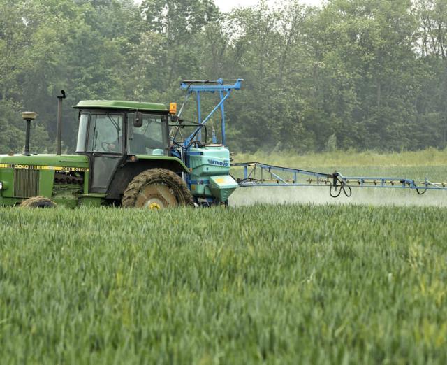 Epandage de pesticides
