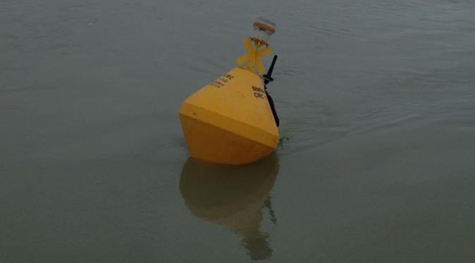 Une des deux sondes expérimentales mises à l'eau le 6 février 2019. (Embouchure de la Seudre) - Crédit : Yohan Weiller