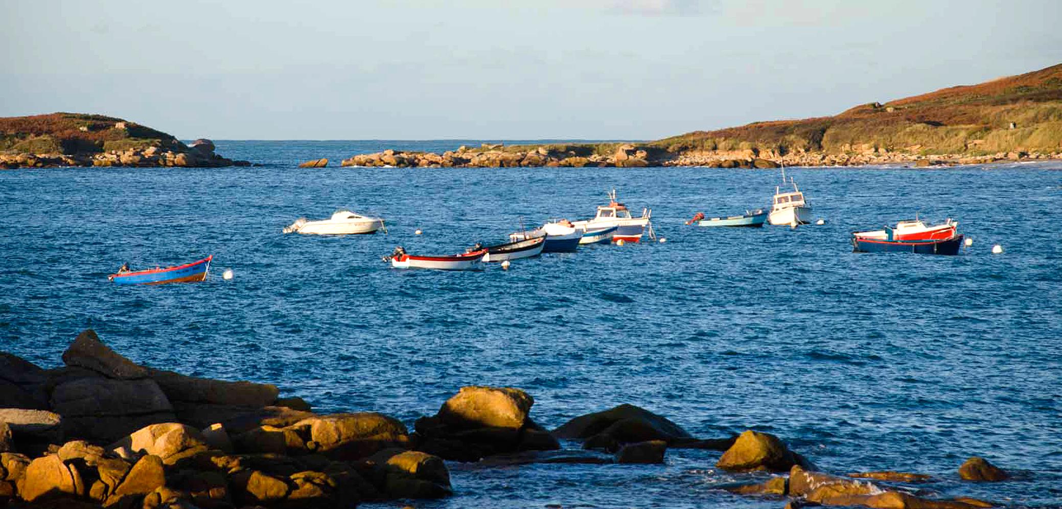 Zone dédiée au mouillage avec corps-morts à disposition pour l’amarrage Zone dédiée au mouillage avec corps-morts à disposition pour l’amarrage