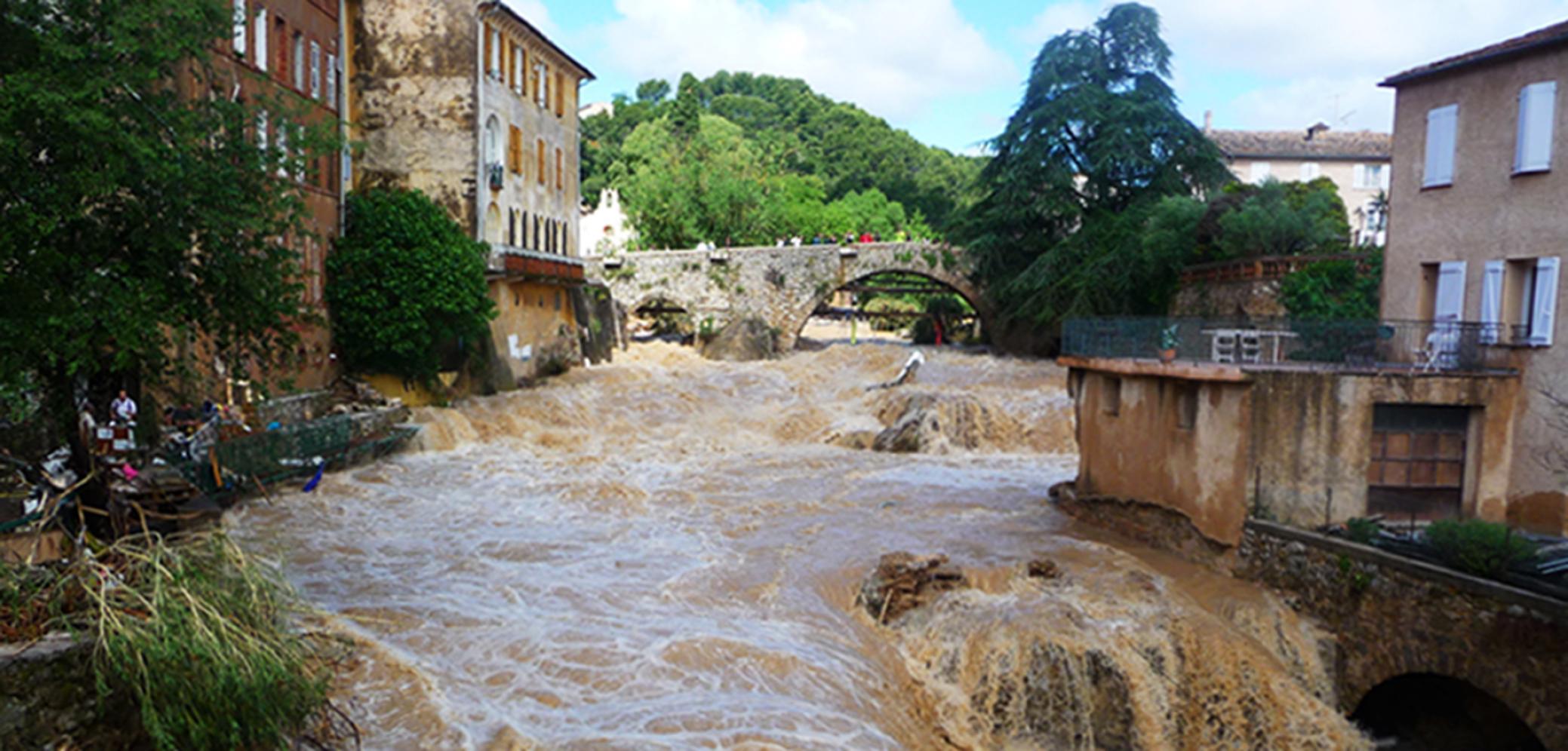 Crue de Nartuby (affluent de l’Argens) prise à Trans-en-Provence en 2010, Irstea