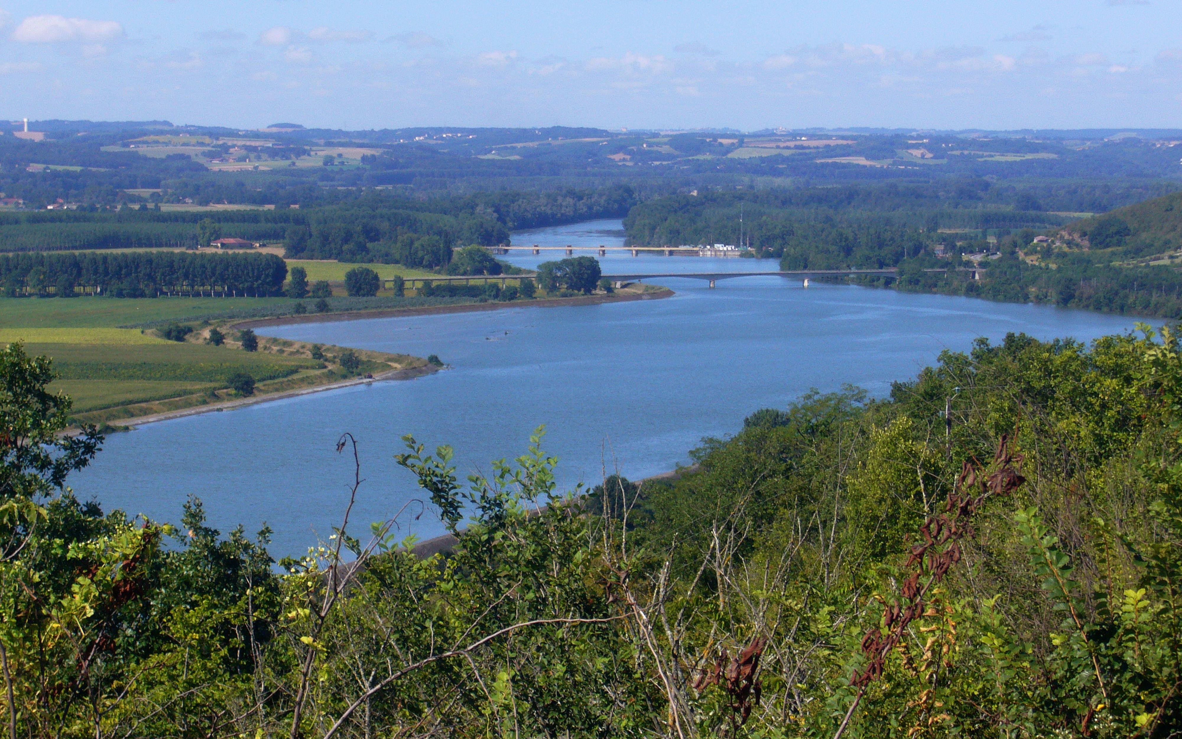 Barrage hydroélectrique sur la Garonne