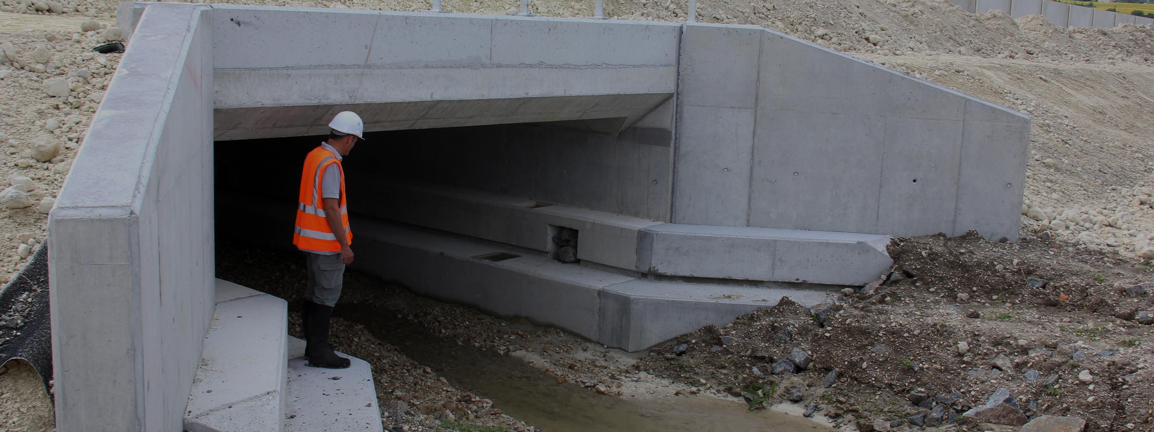 Contrôle d'un ouvrage hydraulique, dérivation d'un cours d'eau pour une ligne à grande vitesse (LGV SEA) en Charente