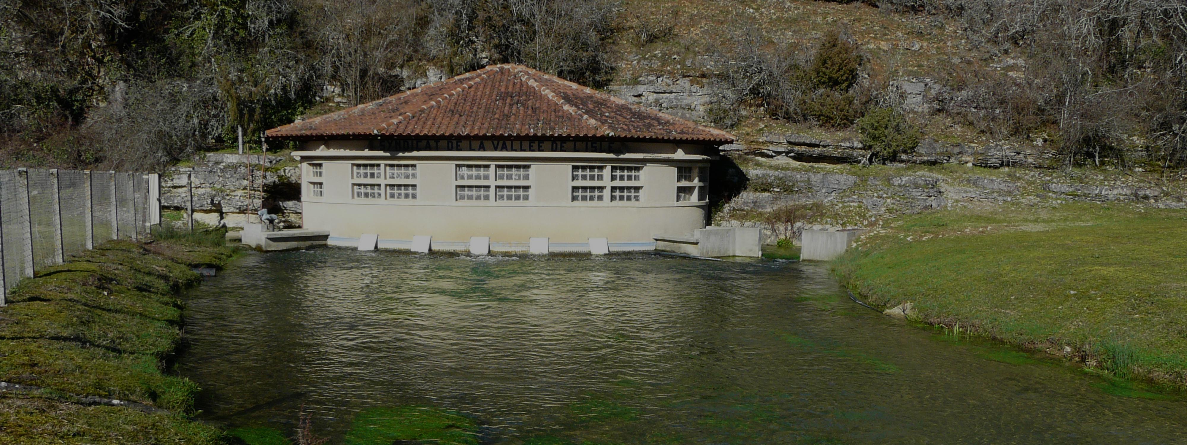 Bâtiment de captage des eaux de la Glane, Saint-Jory-las-Bloux, Dordogne