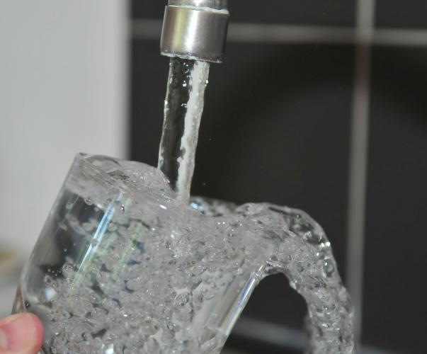 Verre d'eau du robinet Verre d'eau du robinet