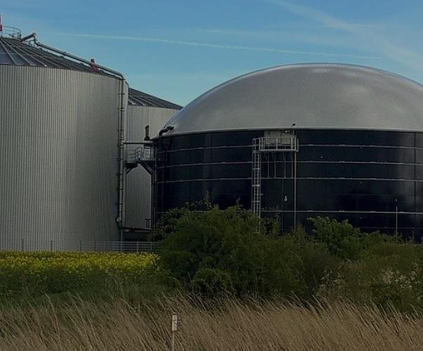 Usine de méthanisation pour la production de biogaz  © Wikimedia Usine de méthanisation pour la production de biogaz  © Wikimedia