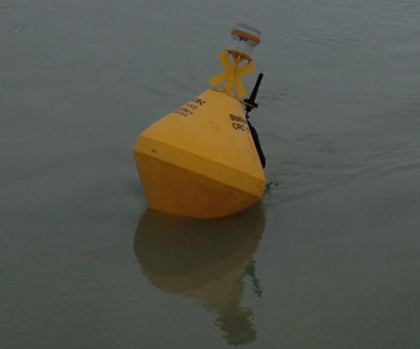 Une des deux sondes expérimentales mises à l'eau le 6 février 2019. (Embouchure de la Seudre) - Crédit : Yohan Weiller