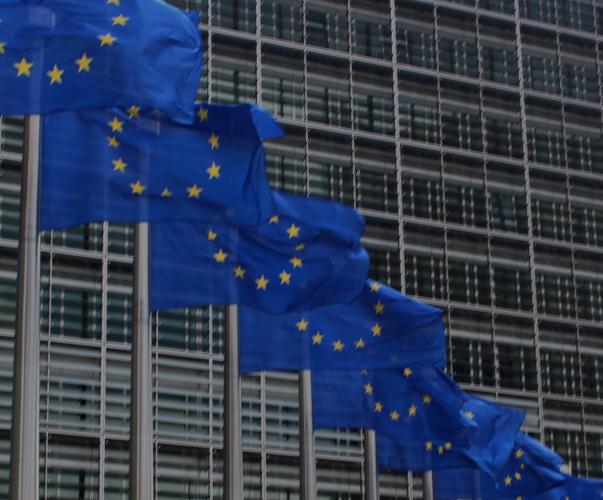 Drapeaux devant la Commission Européenne, Bruxelles